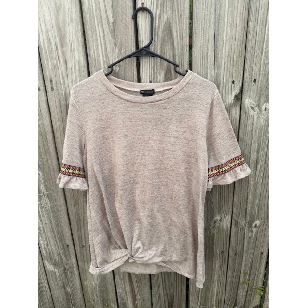 Boho Embroidered New Directions Top Size L Beige Ruffle Sleeve Knot Front
